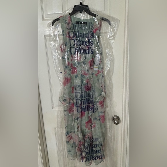 Leslie Fay Ruffled Smocking Dress Size 4 - Picture 4 of 7